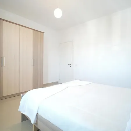 Kalpazo Golemi Apartmán Golem (Tirana)