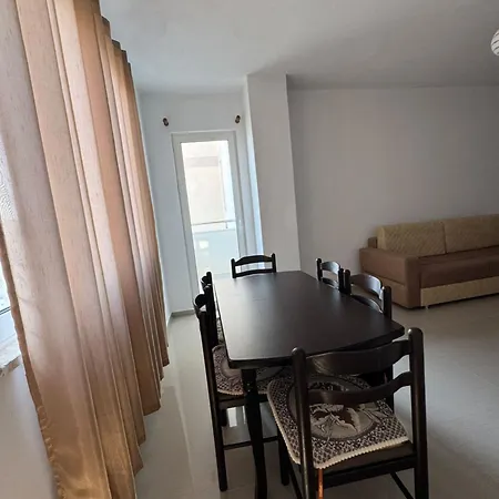 Kalpazo Golemi * Golem (Tirana)